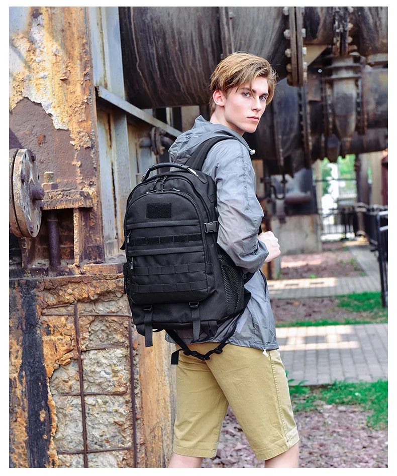 Mochila tactica militar molle conexion usb 40L